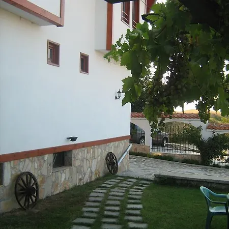 Dvata Brjasta Family Asenovgrad