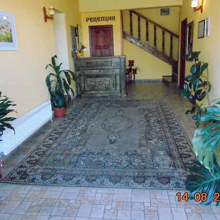 Dvata Brjasta Family Hotel 2*