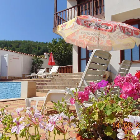 Hotel Dvata Brjasta Family