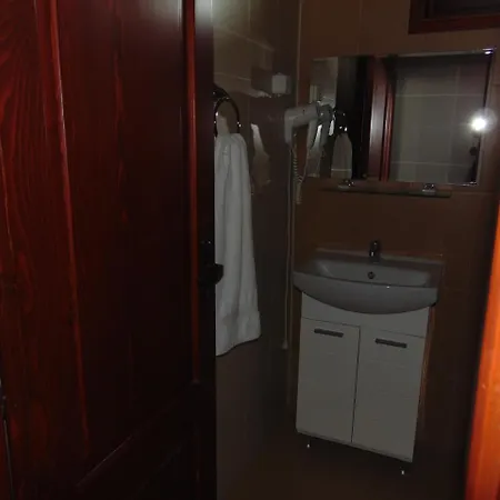 Dvata Brjasta Family Hotel 2*