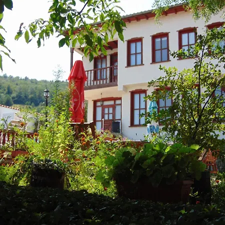 Dvata Brjasta Family Hotel 2*