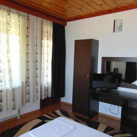 Hotel Dvata Brjasta Family 2*